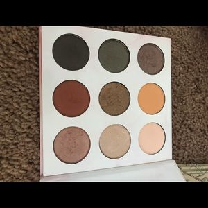 Eyeshadow/lip color pallet